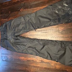 DC snow boarding pants